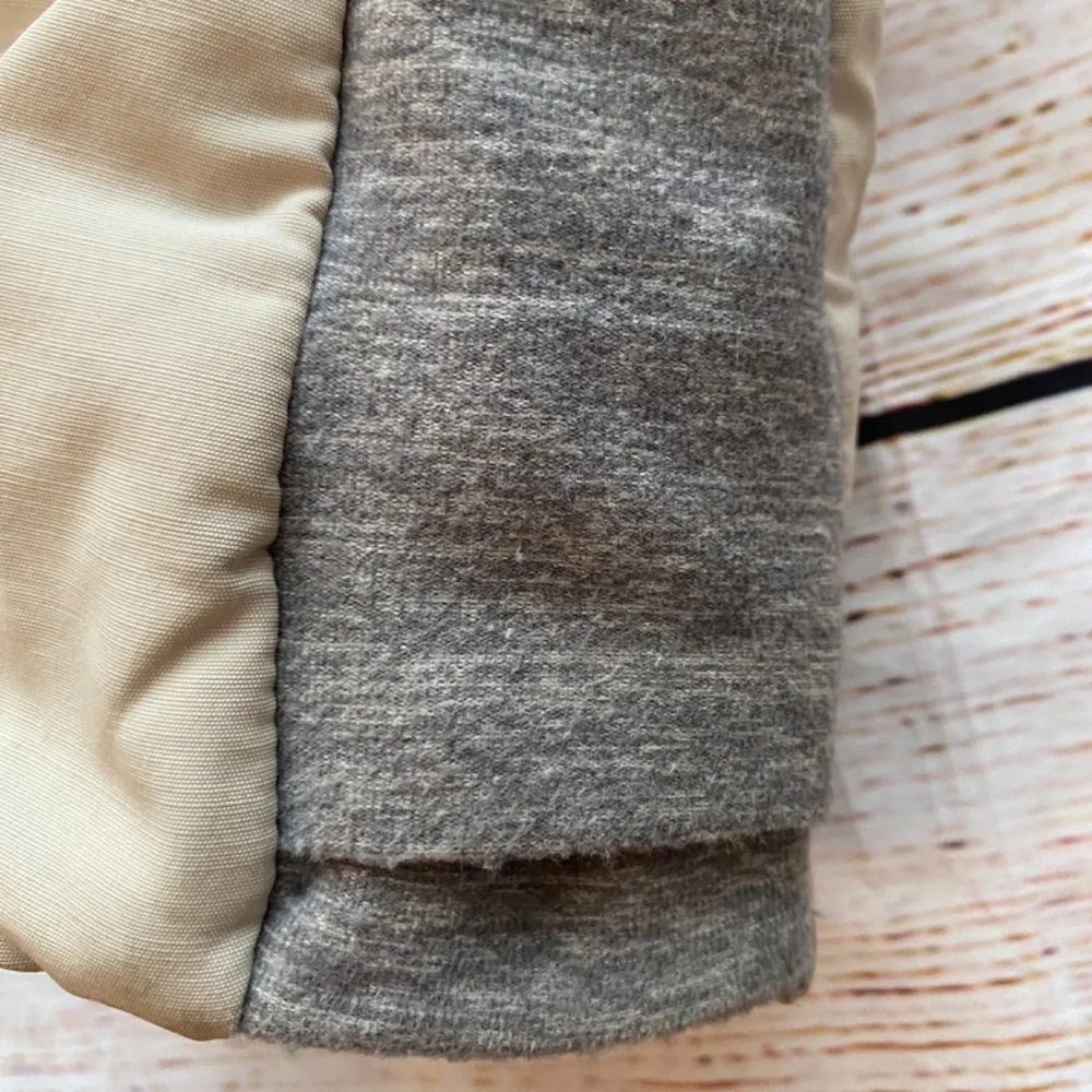 Lululemon Down Fall Coat – Women’s – Neutral Color – Lightweight & Warm - XS - Picture 5 of 11